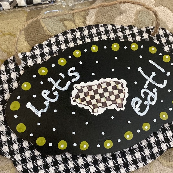 6PC 🐷BUNDLE🐷 —HANDPAINTED- hand made —MKC lovers! Switchplates & hanging decor - Picture 3 of 10